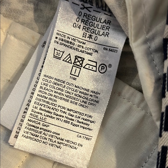 🌻3/$15🌻 GAP pants - Picture 8 of 8